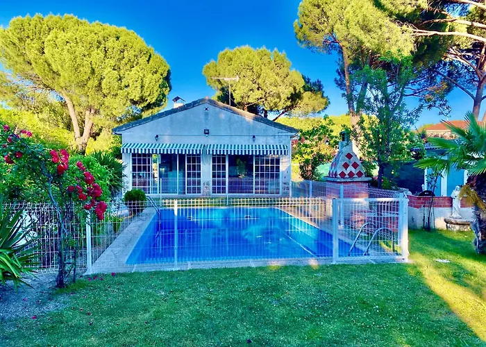 Chalet Con Piscina El Refugio De Venecia